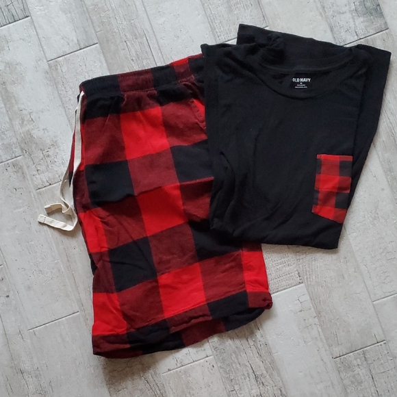 Old Navy Other - Old Navy Men's XL Black and Red Plaid Christmas Pajama Set Shorts Tshirt
